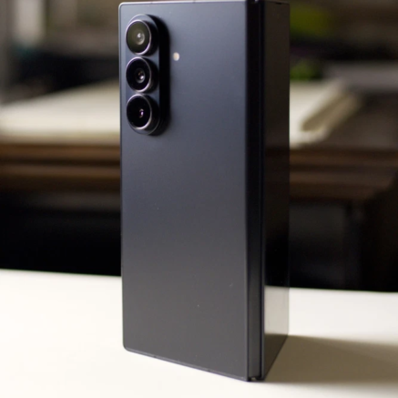 Huawei Mate XT.....